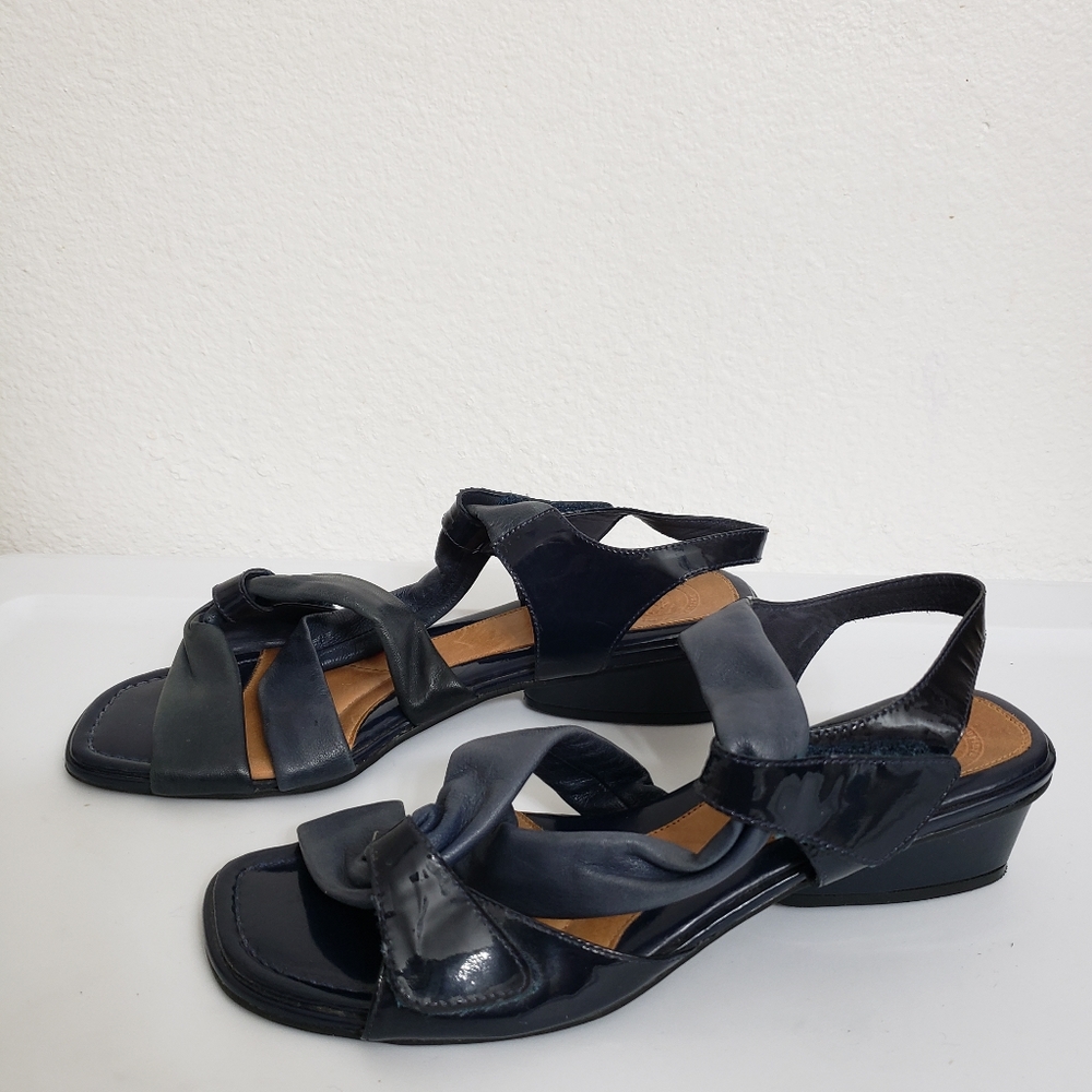 #Nurture Shaker Women Soft Dark Navy Leather Dress Sandals - Picture 2 of 16